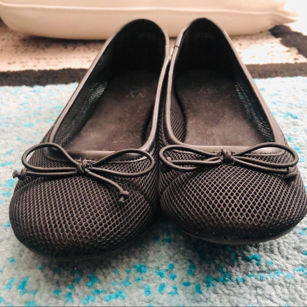 NY&COMPANY Black Mesh Flats 🥿 In Size 6